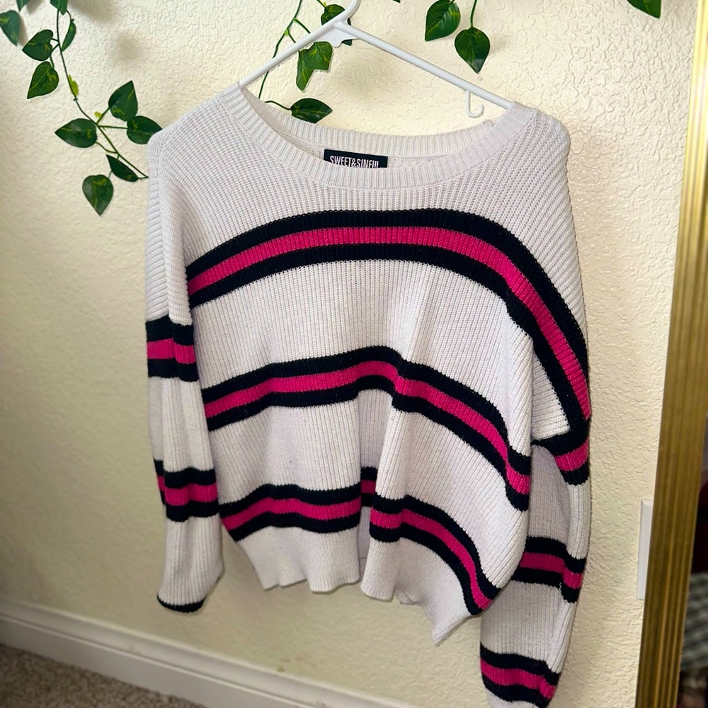 Striped sweater slightly cropped